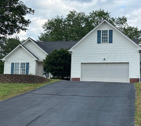 2nd image of 8120 Castle Grove Dr