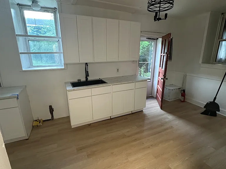 417 N Walnut St #BASEMENT — Photo 2