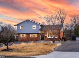 6100 Greentree Rd, Bethesda, MD 20817