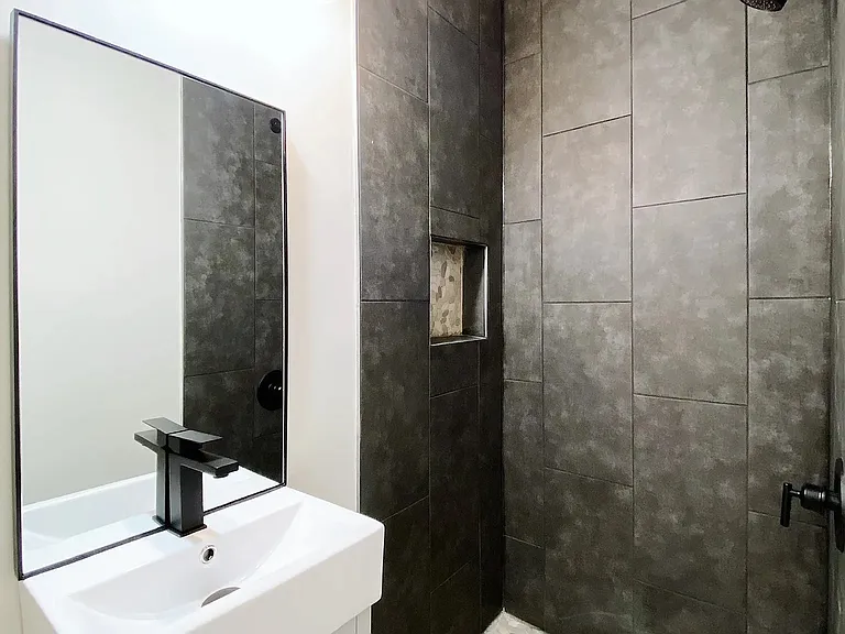 3046 Buchanan St NE — Photo 10