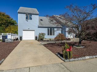 293 Jill Ct, Toms River, NJ 08753