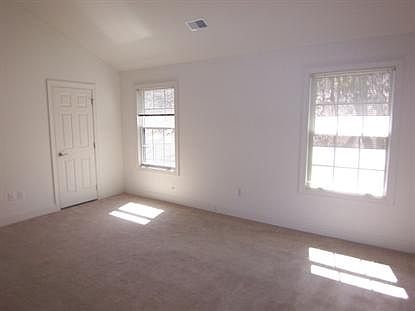5th image of 36 Bloomfield Ave #36
