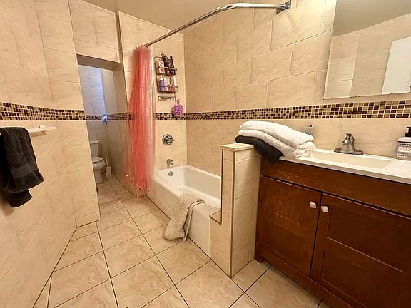 5th image of 172 Mulberry St APT 3A