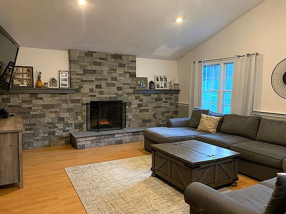 2nd image of 9 Hamilton Dr