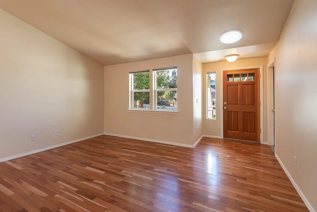 3 bed, 1032 sqft, $2,750 — Photo 3