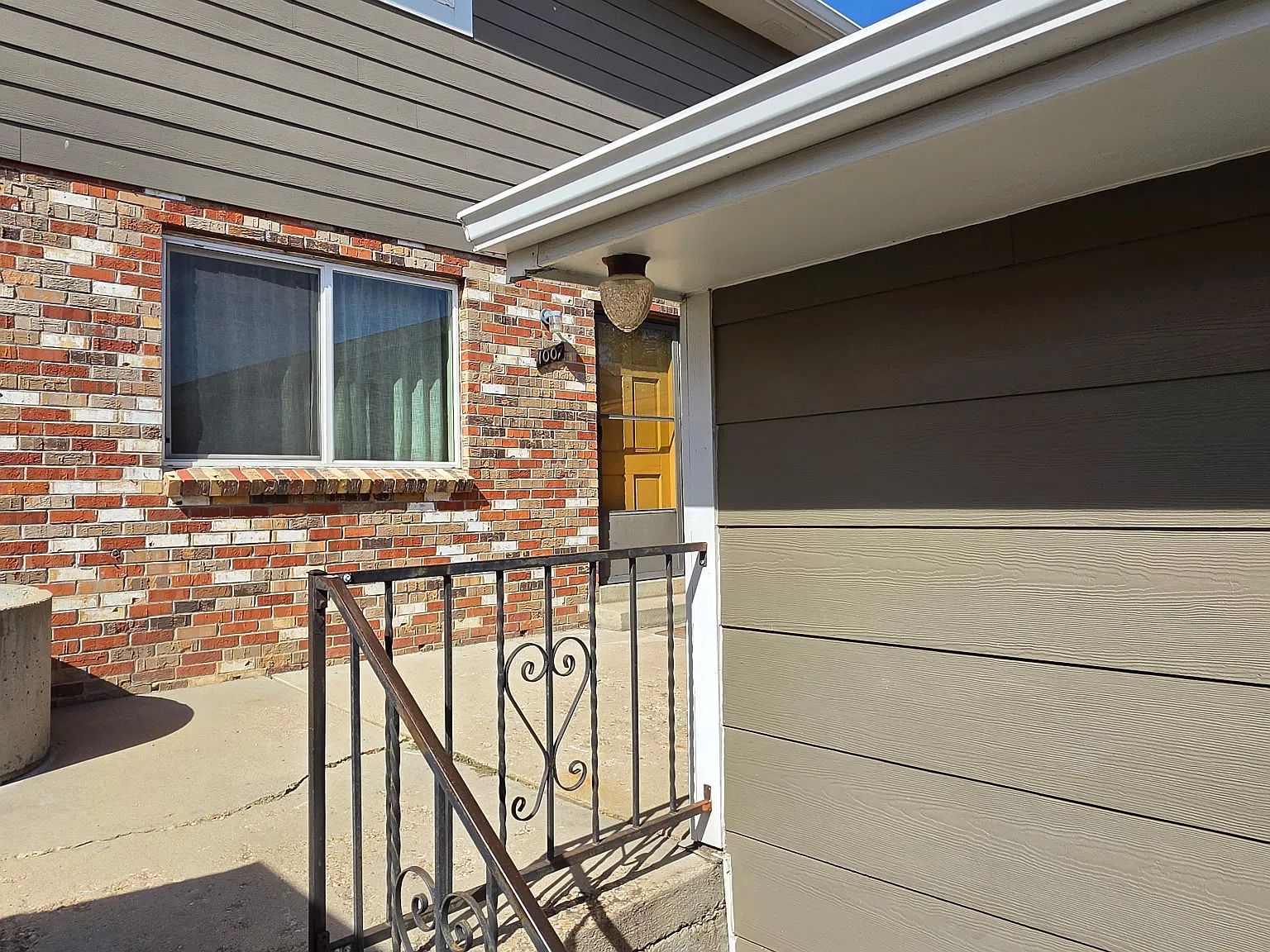 2 bed, 1.5 bath, 950 sqft, $1,825 — Photo 1