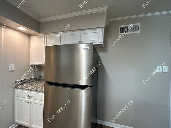 3rd image of 8015 Whitebrook Dr