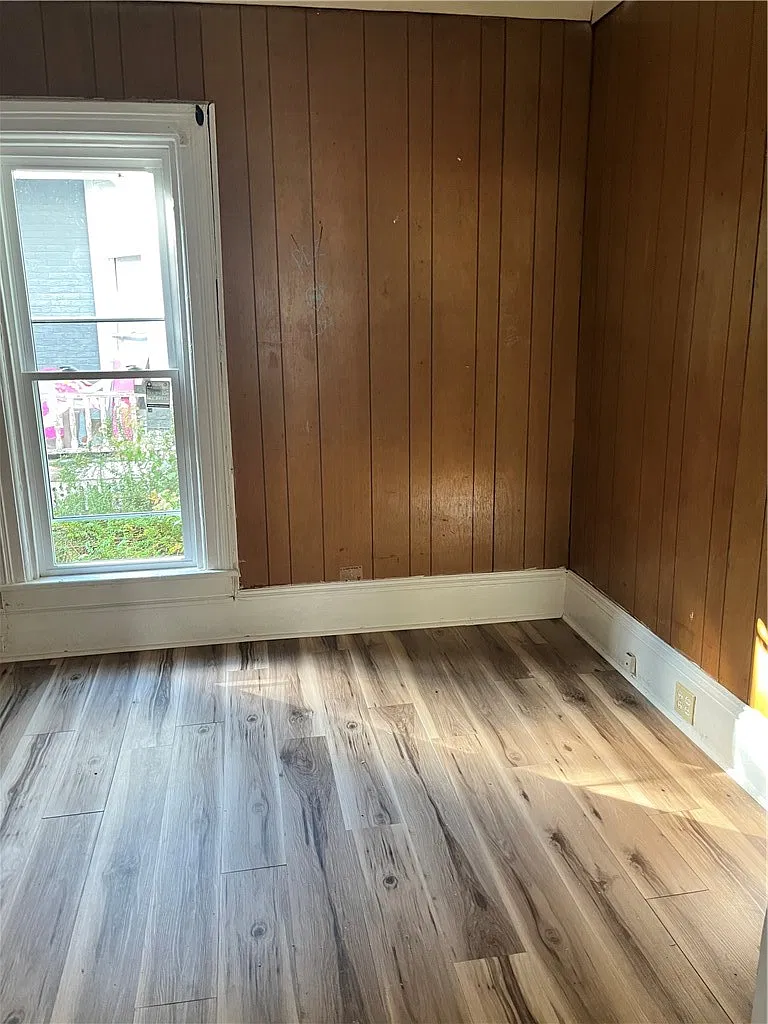 2 bed, 1.0 bath, 870 sqft, $950 — Photo 2