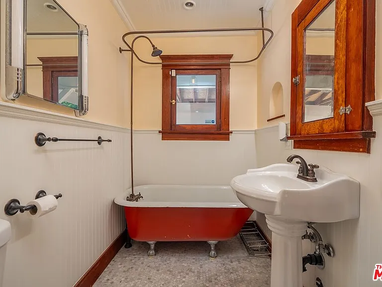 4253 Fountain Ave — Photo 43