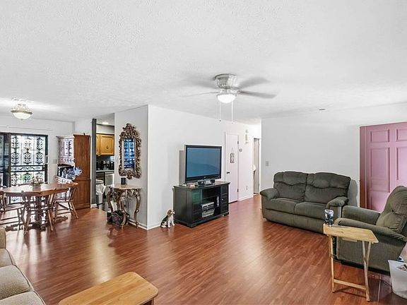 5th image of 3817 Skidmore Dr