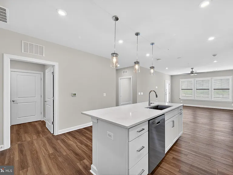 21630 Hawksbill High Cir #405 — Photo 10