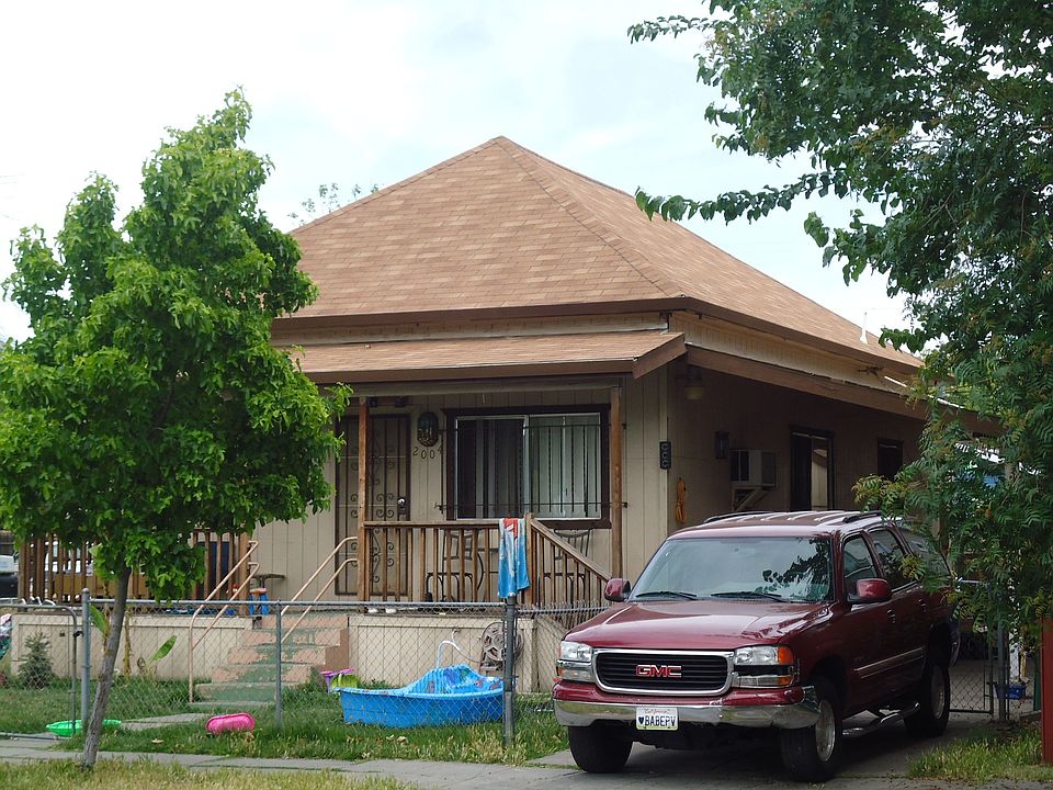 1st image of 2004 S California St