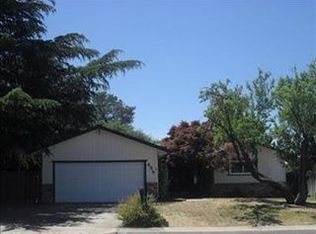 496 S Wood Ave, Oakdale, CA 95361