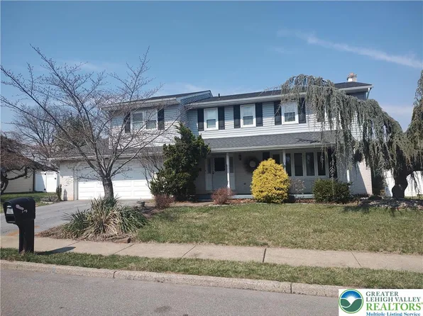 1755 Peachtree Cir, Whitehall, PA 18052