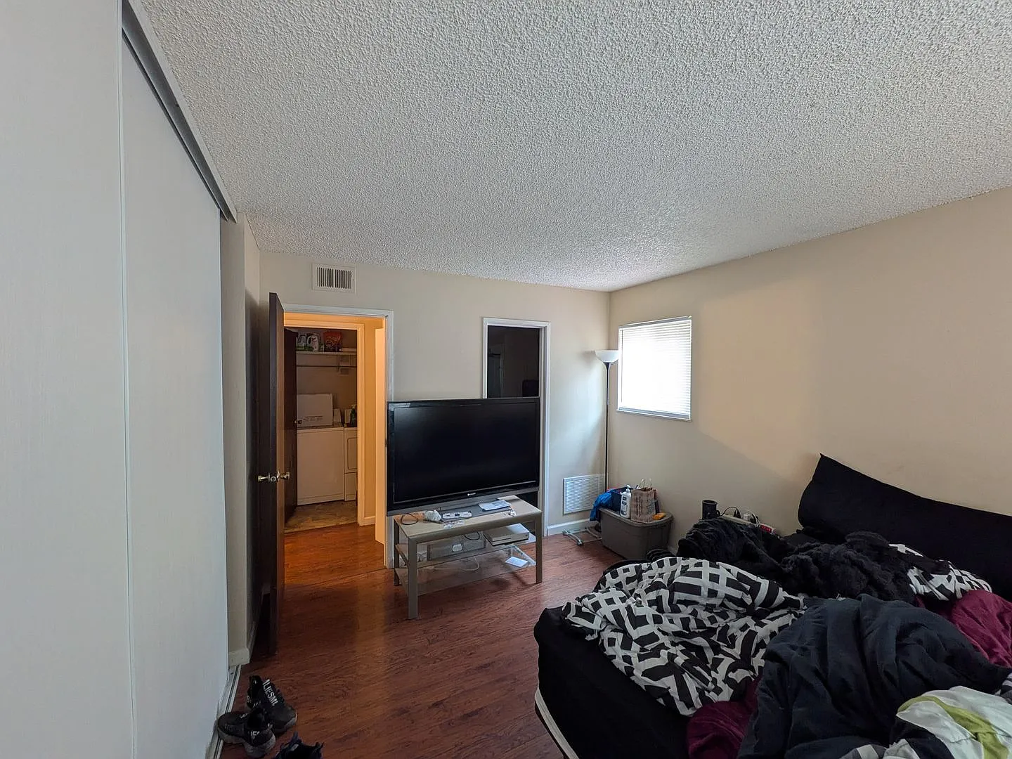 Ground-Level 2-Bedroom Condo in Aurora — Photo 4