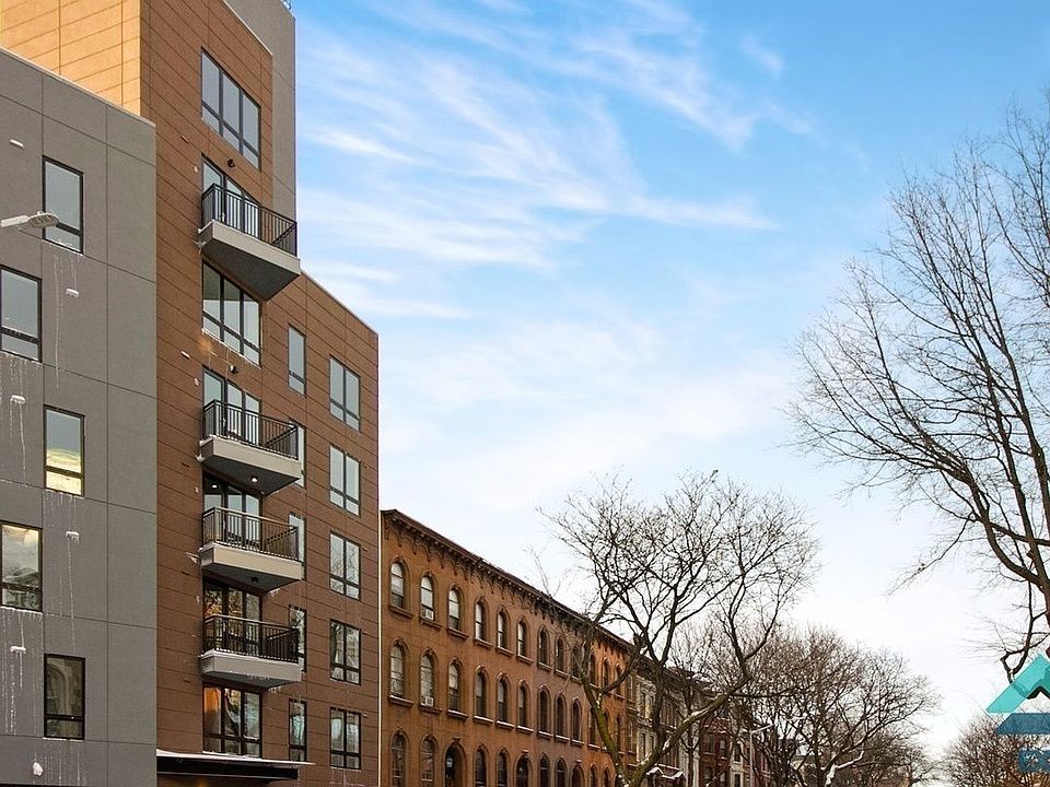 1st image of 596 Washington Ave #3P