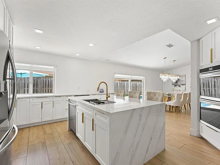 16841 SW 5th Ct — Photo 3
