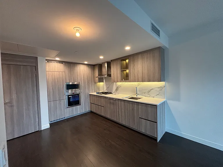 4890 Lougheed Hwy #401 — Photo 3