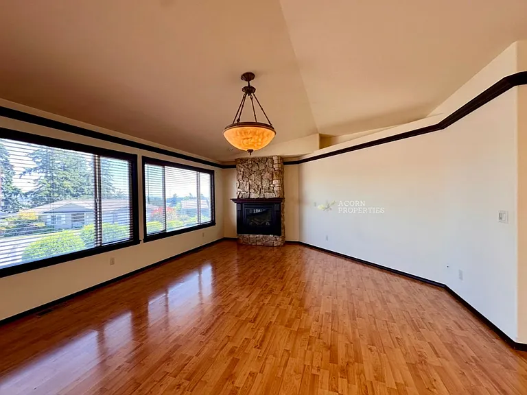 1331 SW Harbor Vista Cir — Photo 9