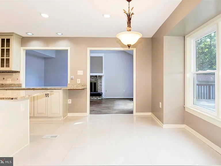 10322 Dunn Meadow Rd — Photo 7