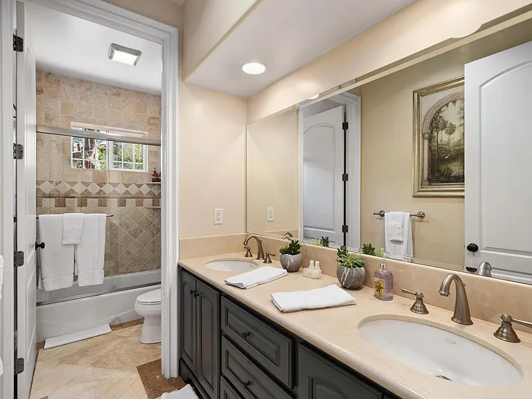 15935 W Archwood Ln — Photo 24