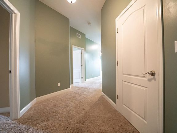 4th image of 13304 E Lake Shore Dr Unit 201