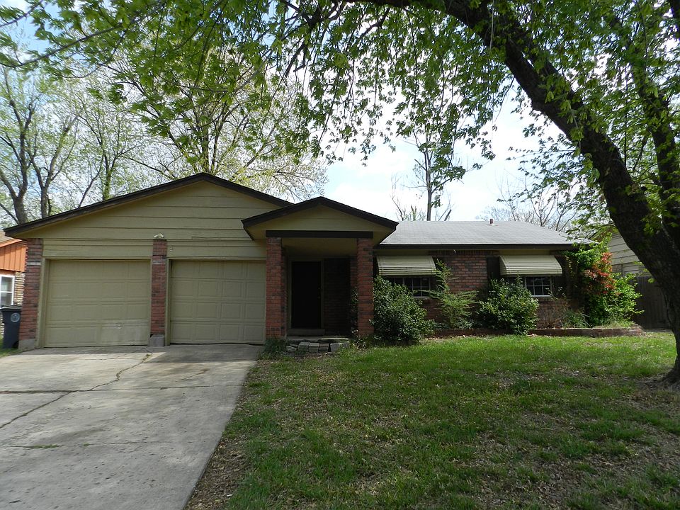 1st image of 1809 S 119th Ave E