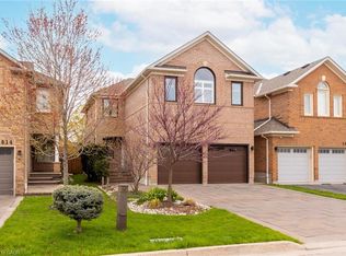 1818 Bridlington Ct, Mississauga, ON L5N 7L1