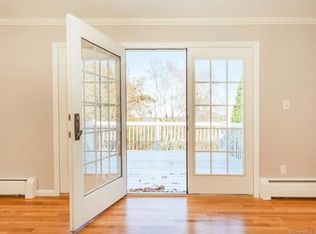 11 Cottage Grove Ln, Waterbury, CT 06706