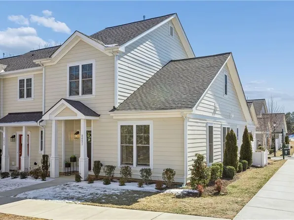2021 Holmes Ct E, Williamsburg, VA 23188