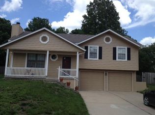 2004 NE Peters Dr, Lees Summit, MO 64086