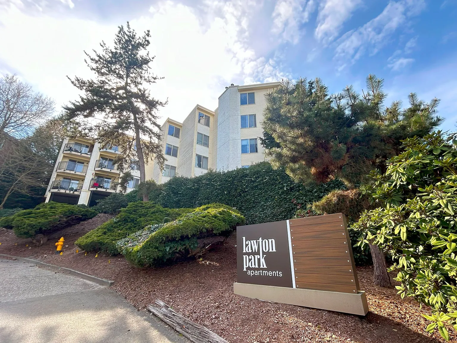 Lawton Park Apartments — Photo 2