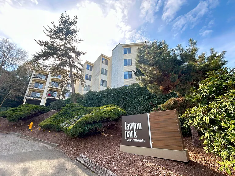 Lawton Park Apartments — Photo 2