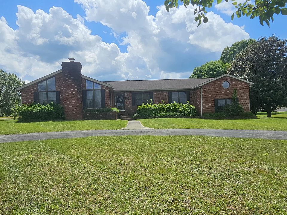 1st image of 225 Potter Ln