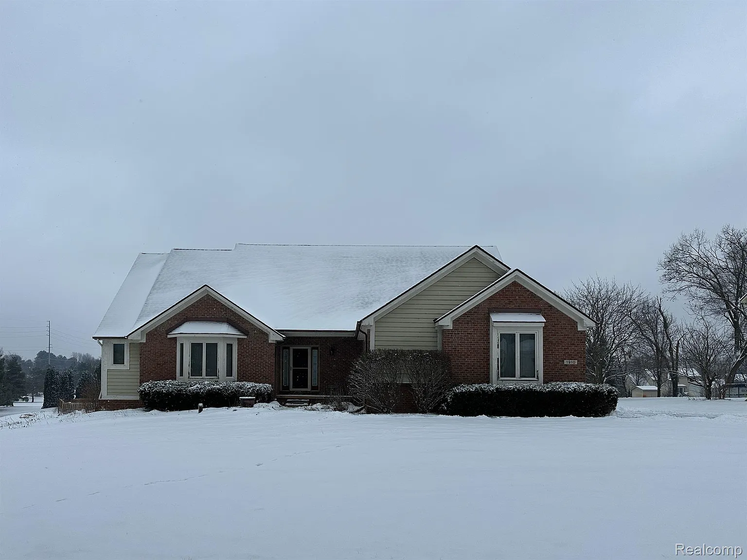 1910 W View Trl photo 1