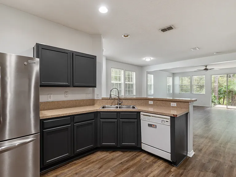 5892 Bartram Village Dr — Photo 16