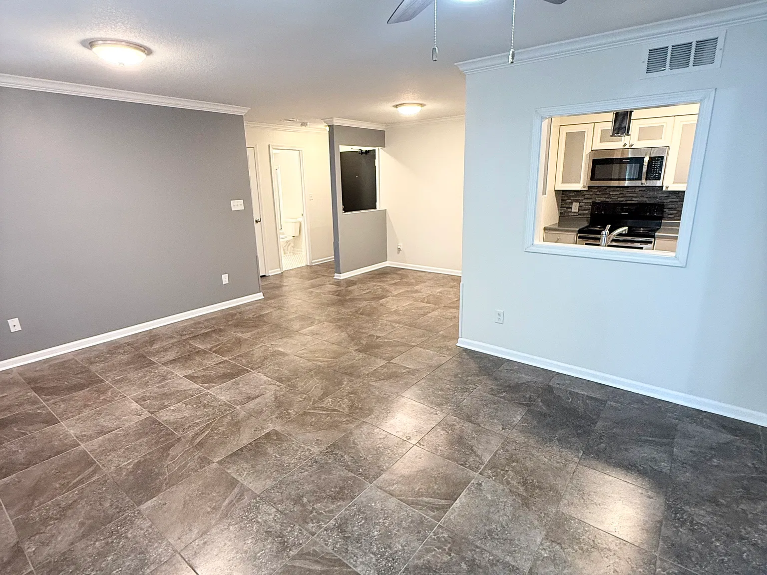 2 bed, 943 sqft, $1,280 — Photo 2