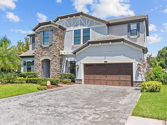 2nd image of 5124 Lakecastle Dr