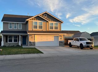 695 SW Foley St, Mountain Home, ID 83647