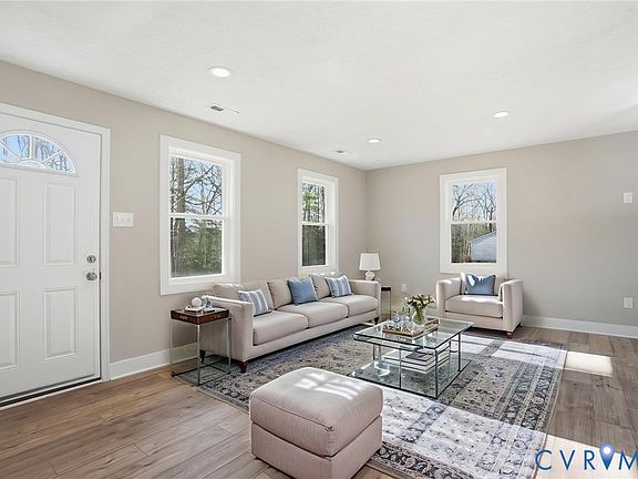 3rd image of 286 Mill Pond Rd