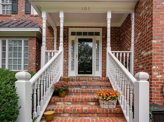 5th image of 105 Ashmore Ln