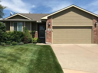 1840 N Honeysuckle Cir, Andover, KS 67002