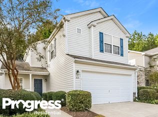 525 W Oaks Dr, Woodstock, GA 30188