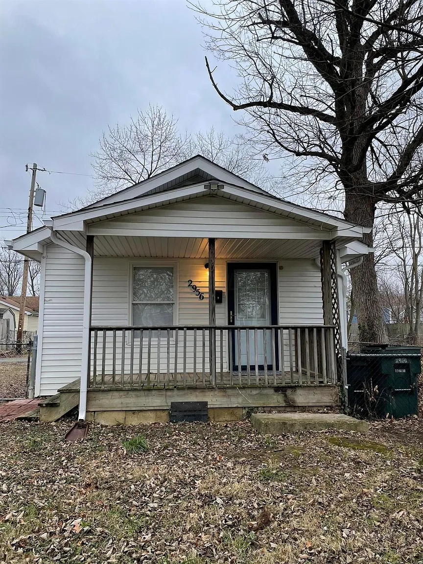 2956 Howey Rd photo 1