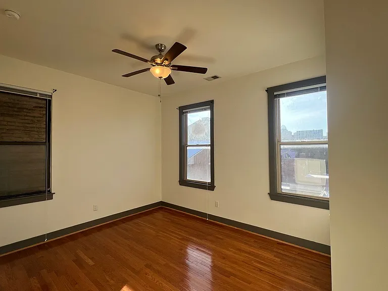24-28 E 15th — Photo 13