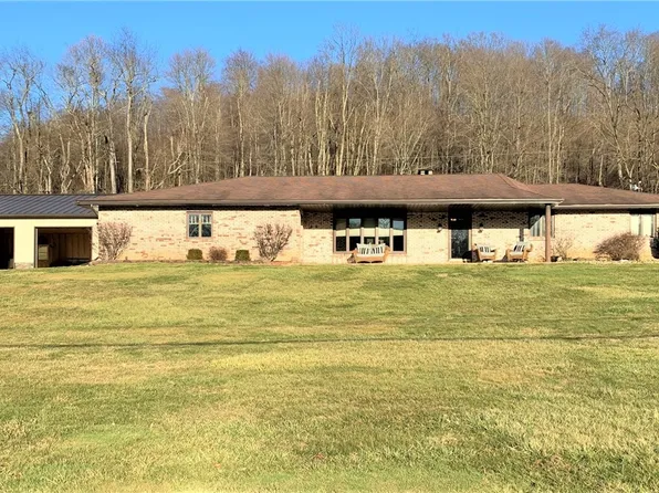 7105 State Route 800 SE, Uhrichsville, OH 44683