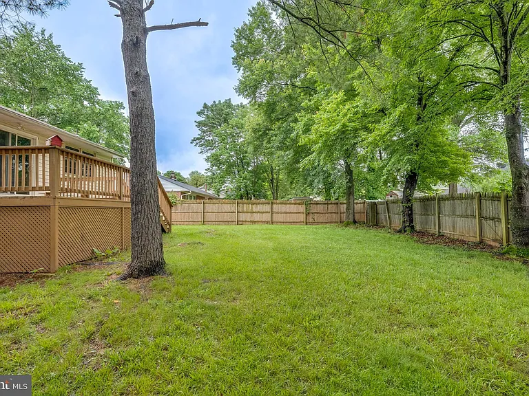 14715 Lock Dr — Photo 39