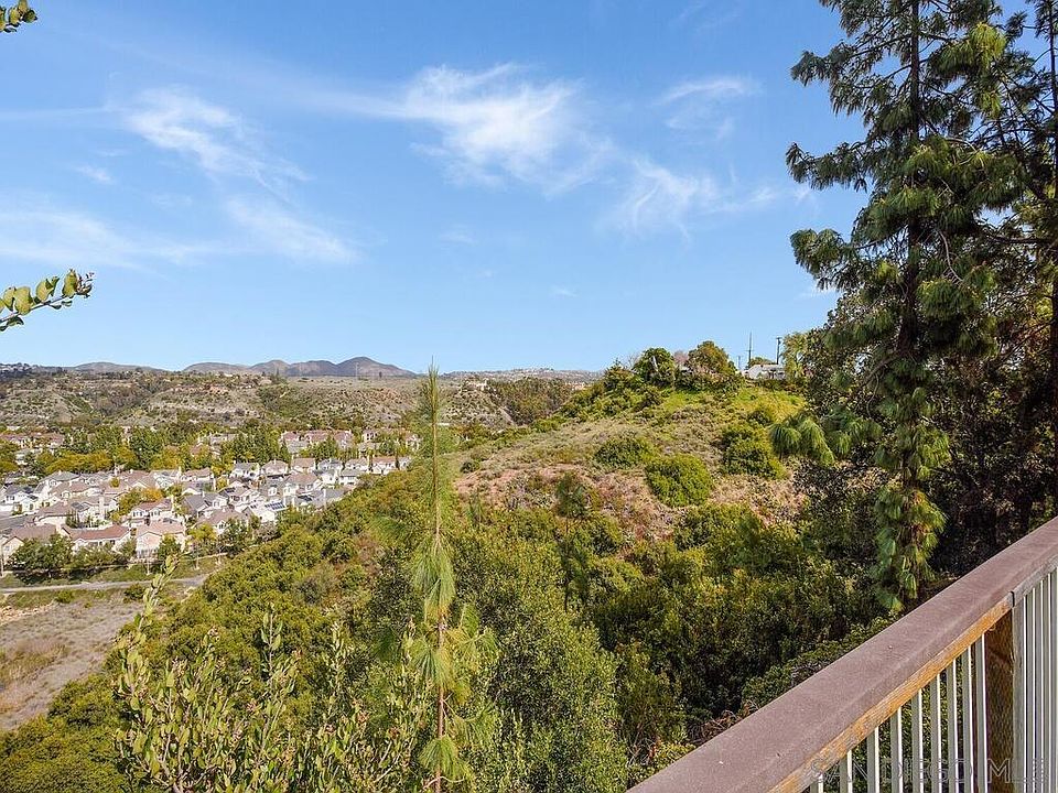 2nd image of 2673 Palace Dr