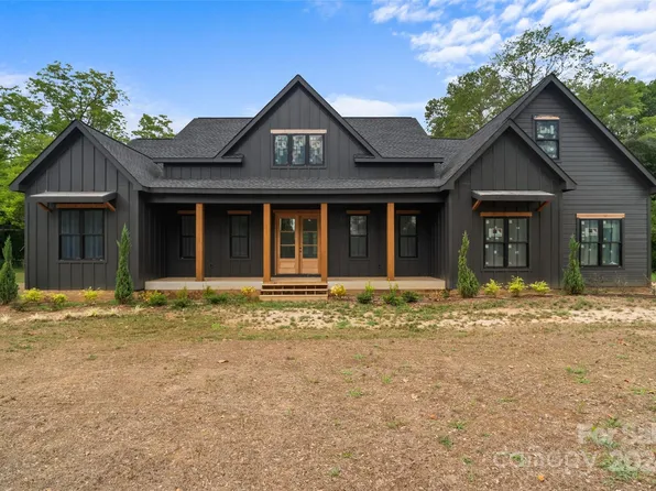 1091 Old Limestone Rd, Clover, SC 29710