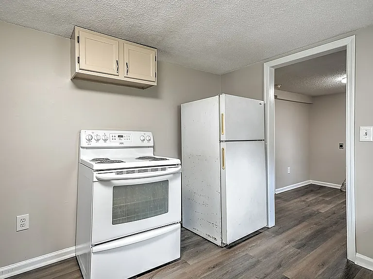 305 Moorland Dr — Photo 28